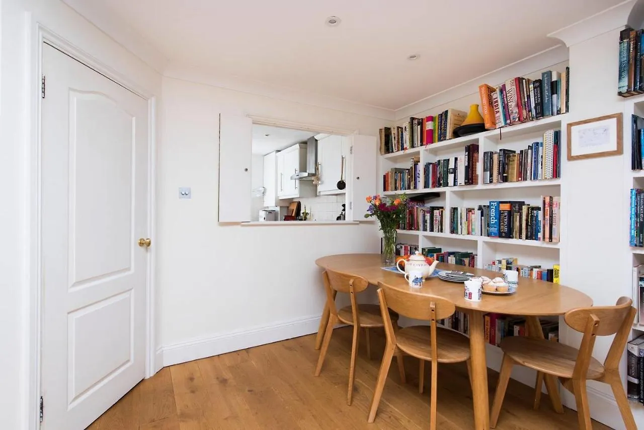 Lovely 2 Bedroom Family Home Near Tower Bridge London