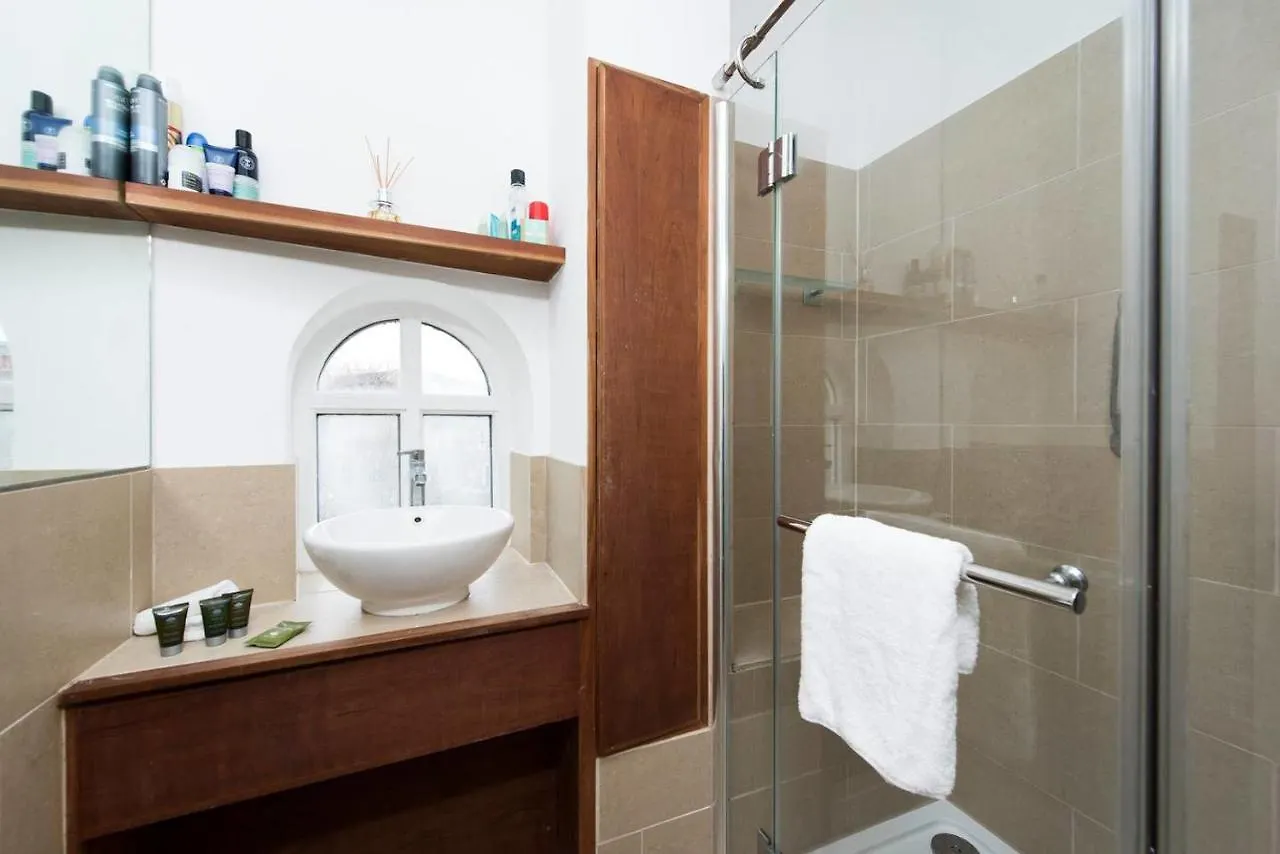 Semesterbostad Lovely 2 Bedroom Family Home Near Tower Bridge London
