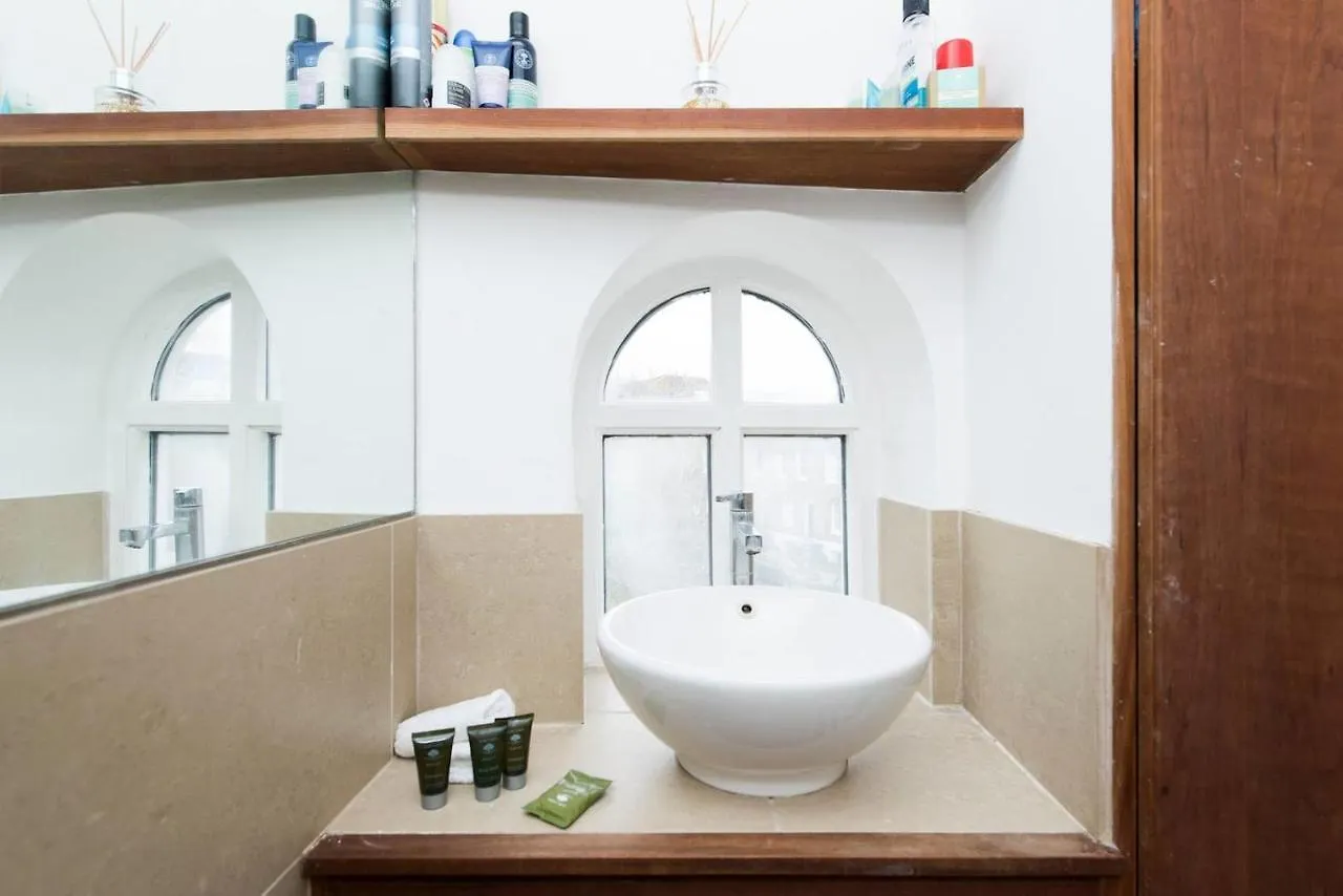Lovely 2 Bedroom Family Home Near Tower Bridge London 0*,