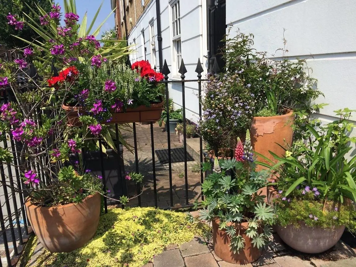 Lovely 2 Bedroom Family Home Near Tower Bridge London